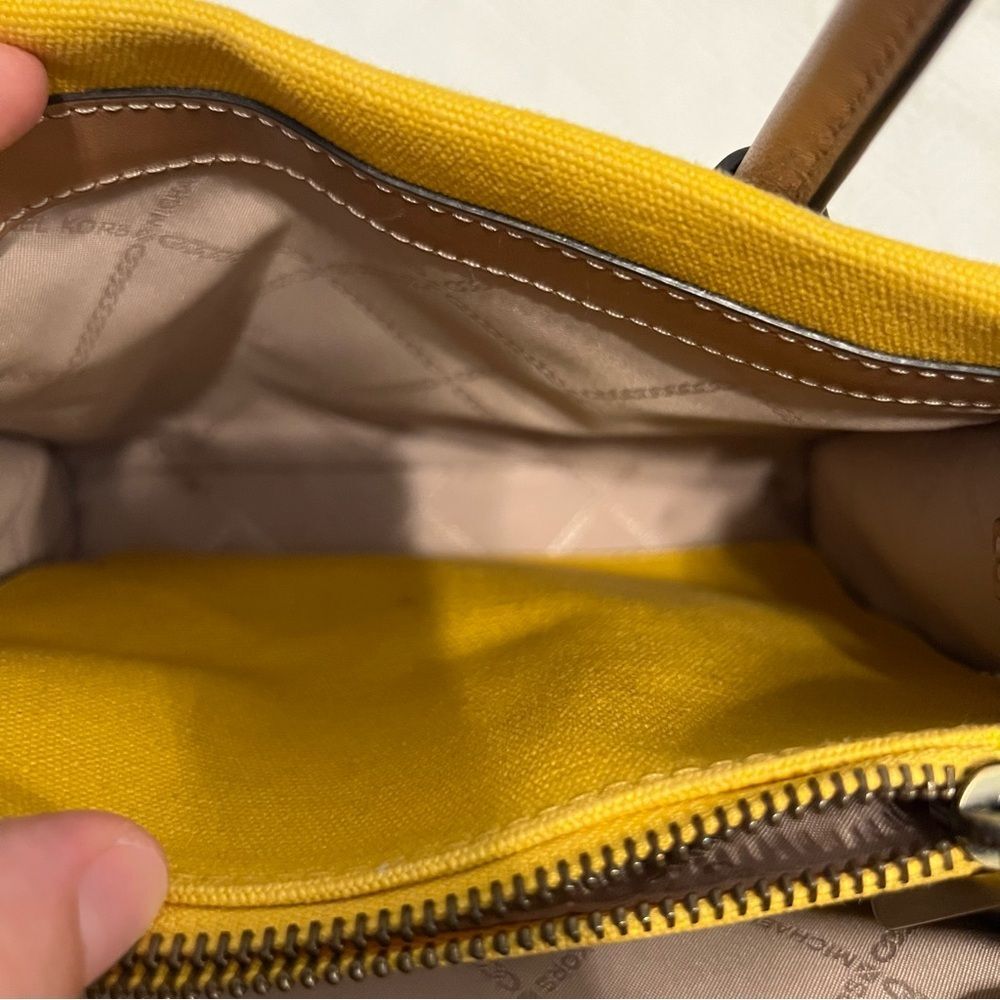 Michael Kors Mercer Messenger Crossbody Purse Jasmine Yellow - Canvas & Leather - Picture 14 of 16
